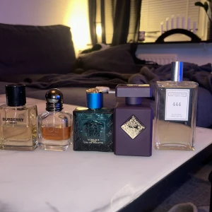 Samling av parfymer från olika märken - Säljer dessa parfymer även intresserad av byte DM för mer info och pris  (Initio Narcotic delight endast 3ml samples till salu)