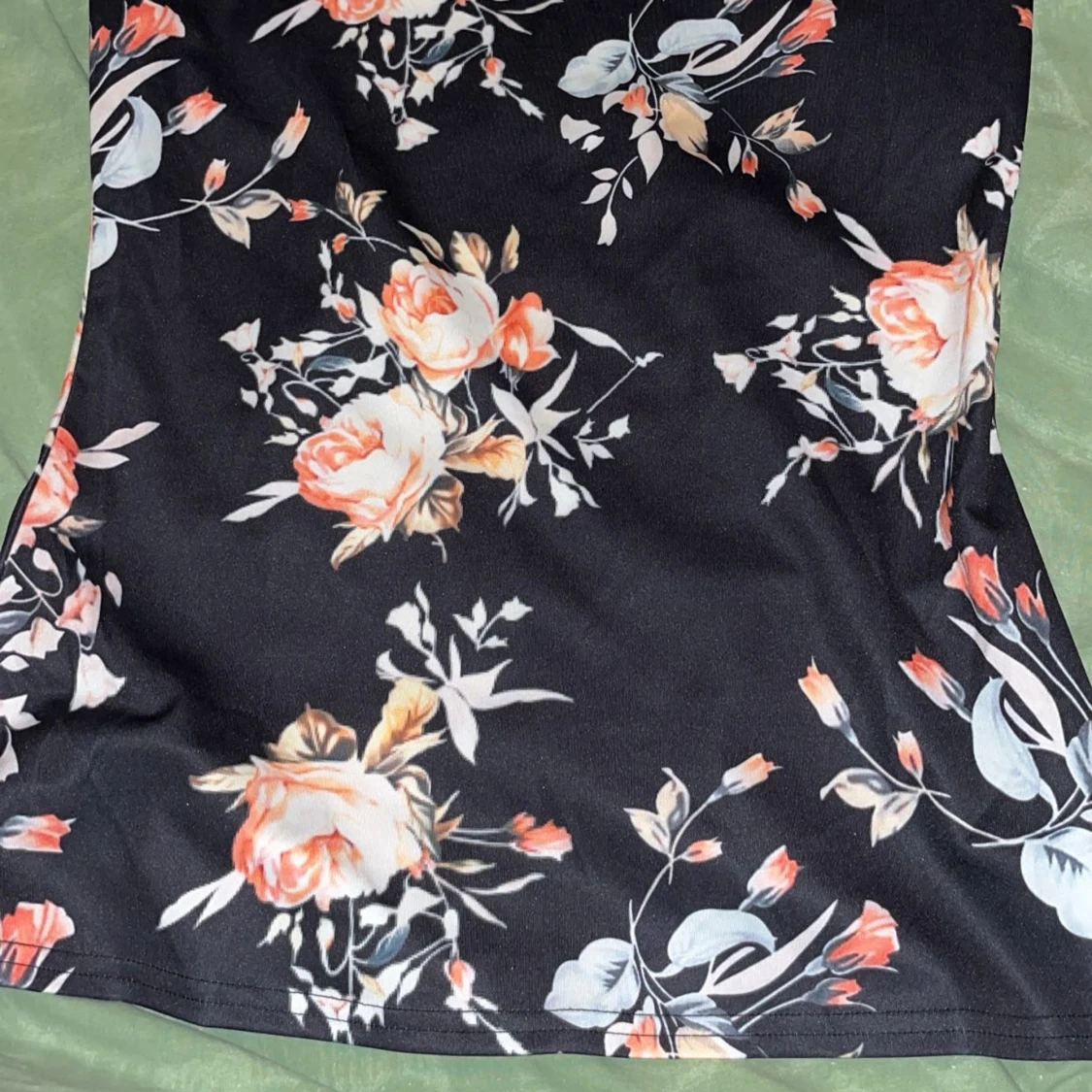 Svart blommig klänning  - 90