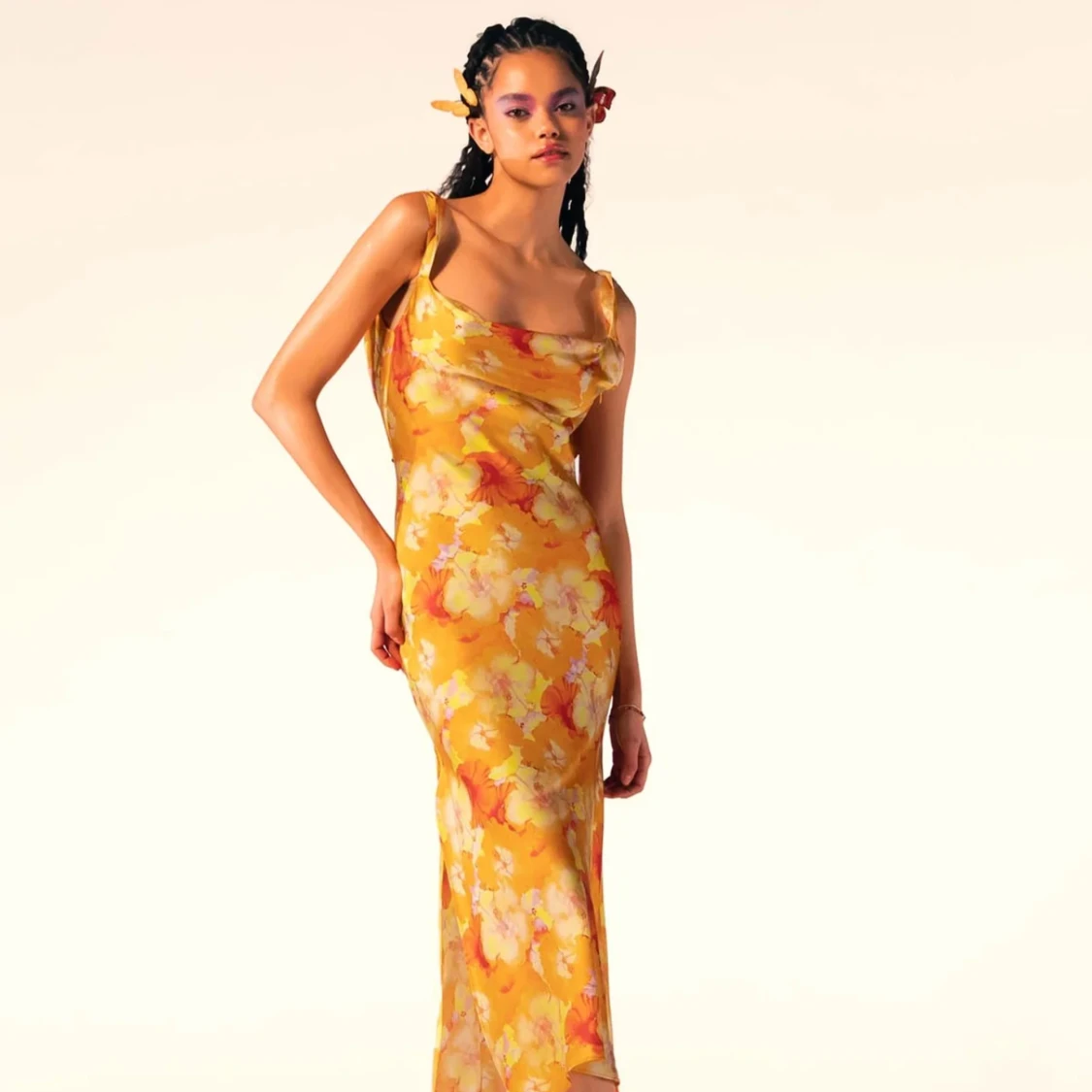 Gul blommig långklänning - 1