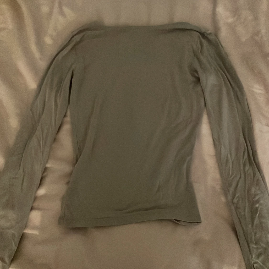 Beige långärmad topp från Gina Tricot - 91