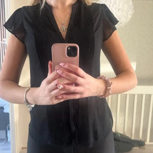 Svart blus - Jättefin blus 
