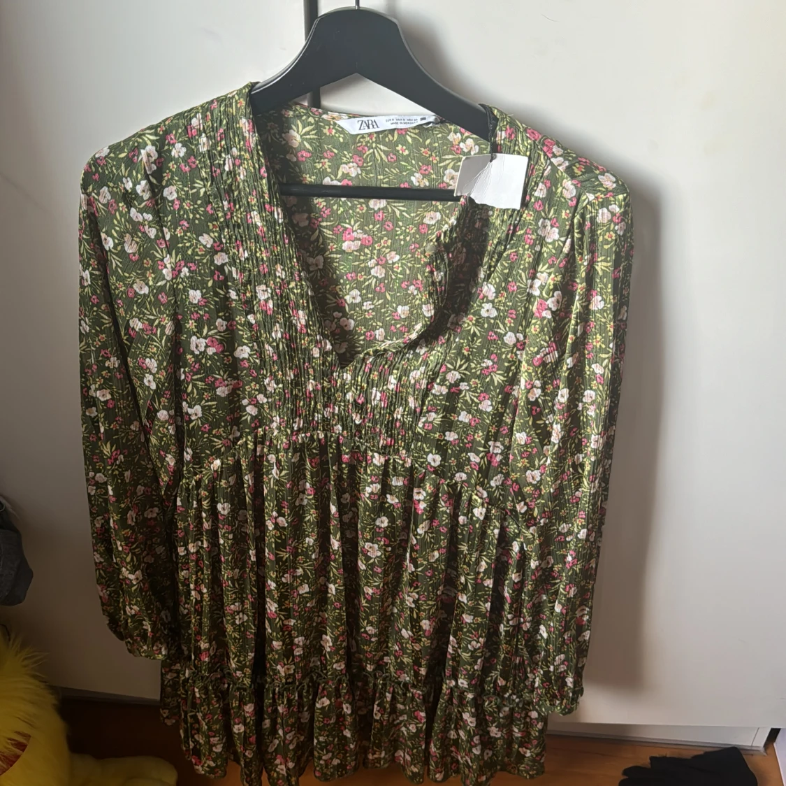 Blommig klänning från Zara - 93