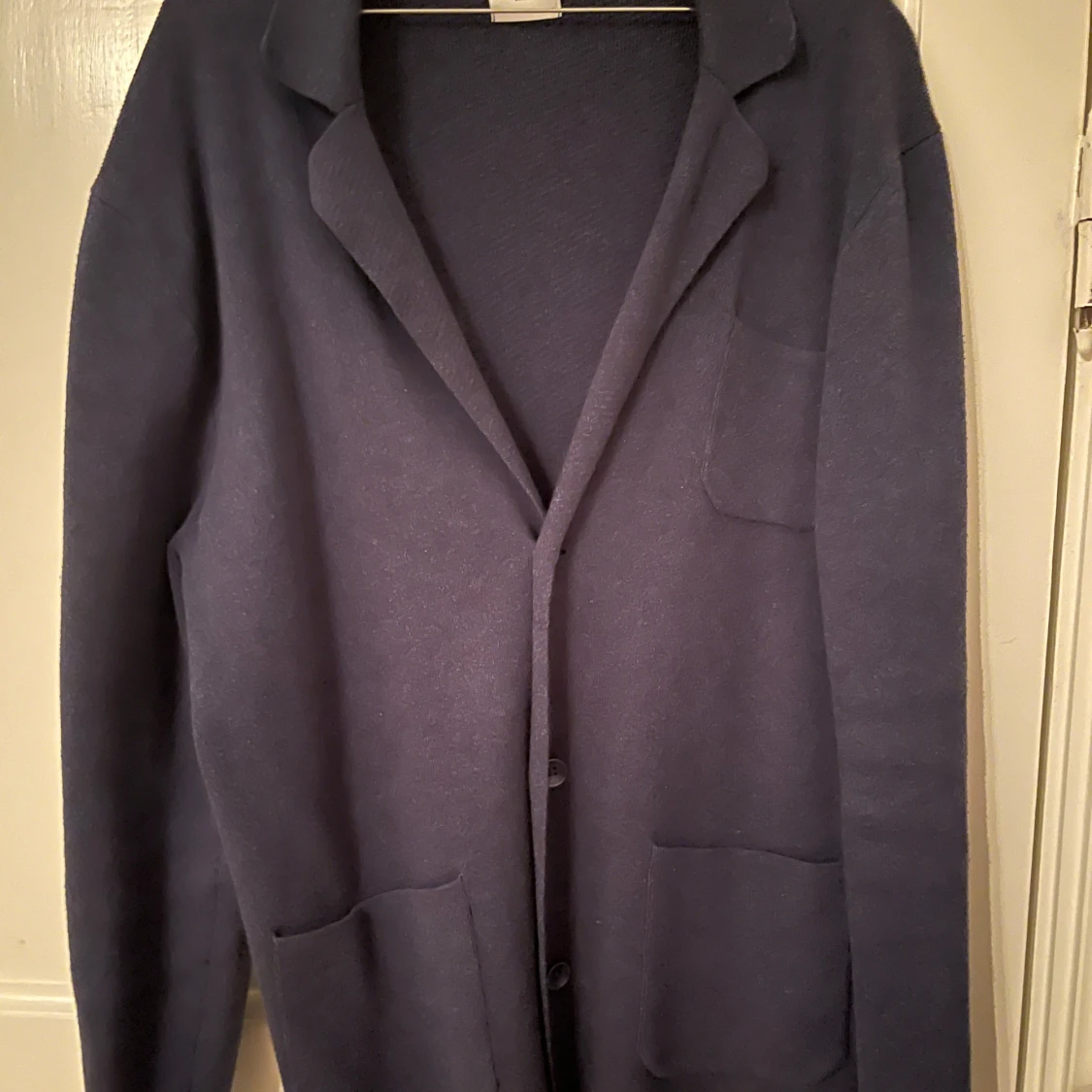 Mörkblå kavaj från John Henric