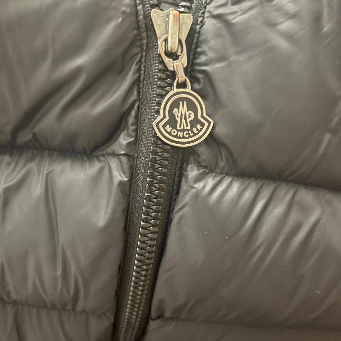 Svart dunjacka från Moncler - 93