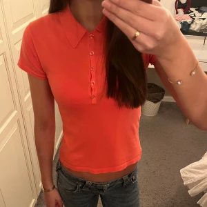 Topp från Turnover Collection - Fin topp från märket Turnover Collection, använd fåtal gånger så är in princip i ny skick! 100% cotton