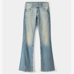 bershka jeans  - Jeans från Bershka, utan defekter. knappt använda🩷 