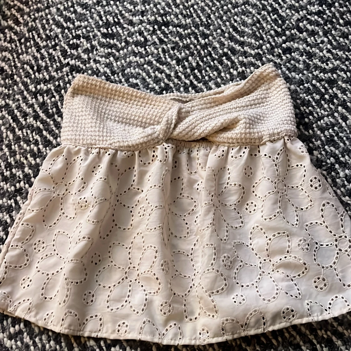 Beige broderad tubtopp - 90