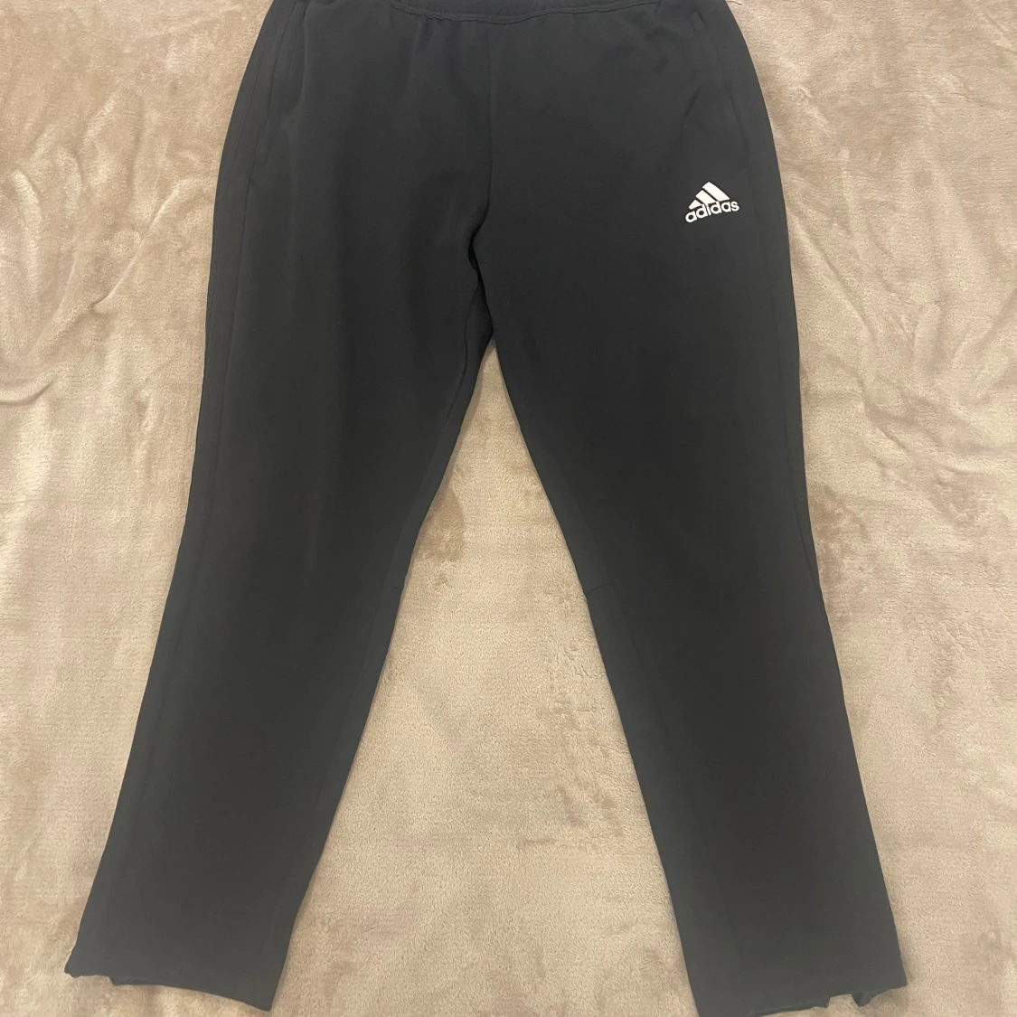 Adidas tränings byxor 