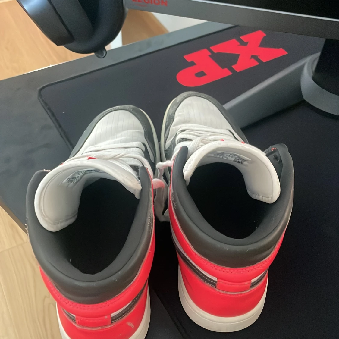 Nike air jordan 1 mid - 93