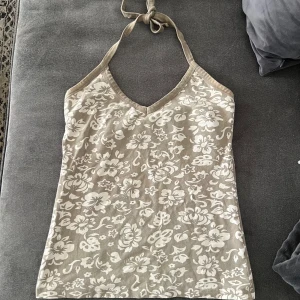 Linne - Ett linne köpt från second hand men aldrig använt. Storlek M men sitter mer som S 