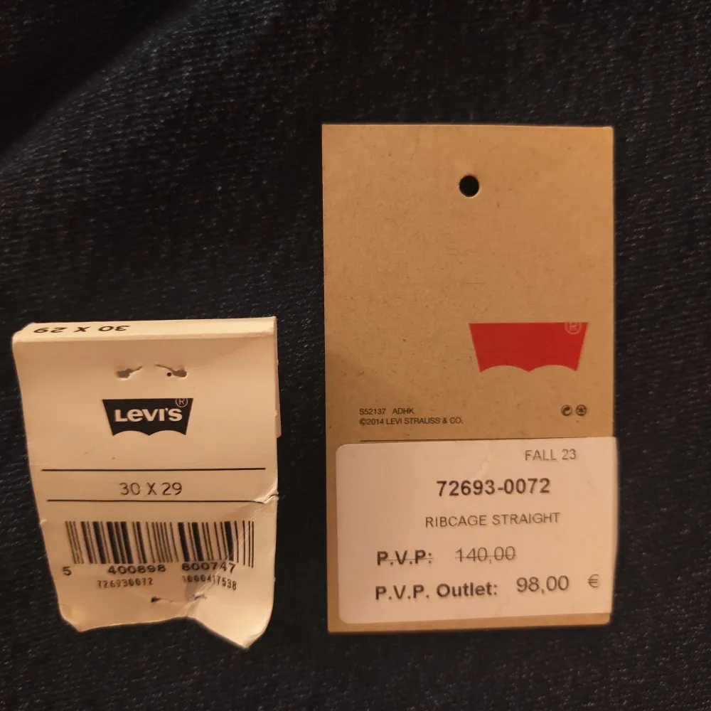 Oanvända jeans från Levis. Köpte dem på Levis i Mallorca Fashion Outlet för 98 €. Tyvär så blev det fel modell men upptäckte tyvär när jag kom hem. Så säljer dem nu för snabbt pris då jag bara vill bli av med dem. . Jeans & Byxor.