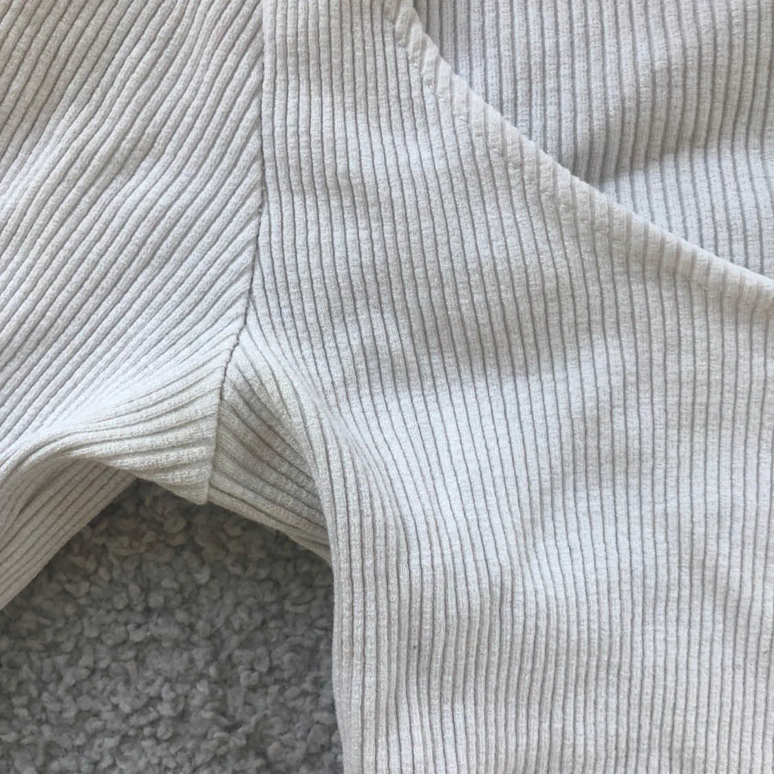 Vit ribbad topp - 91