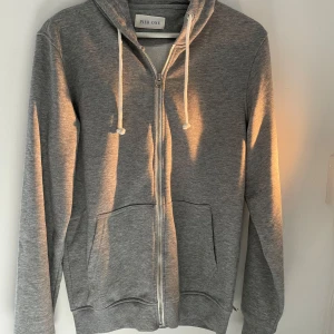 Pier one hoodie - Har inte använt något väldigt bra skick 10/10 den är för liten för mig 