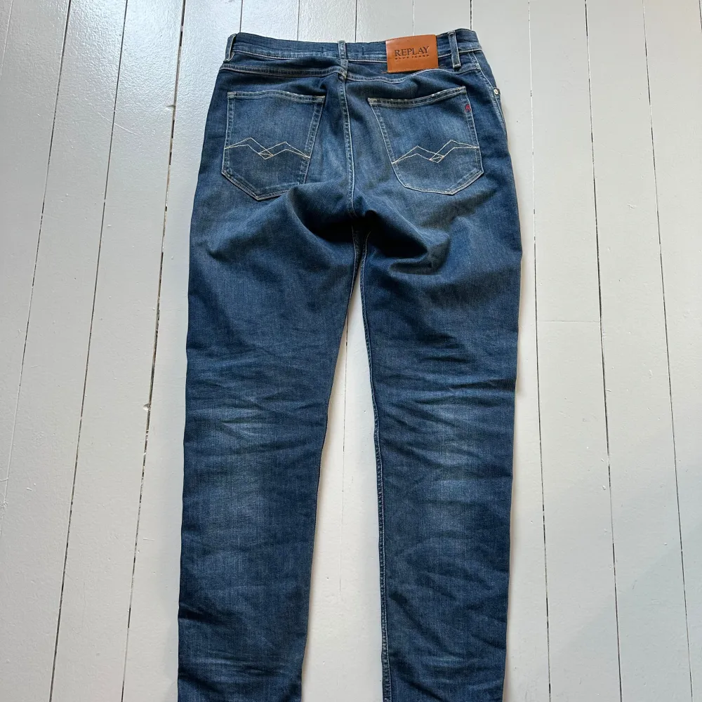 Replay jeans i nyskick Size W31 L34 Passar den som är mellan 180-186 Relaxed fit . Jeans & Byxor.