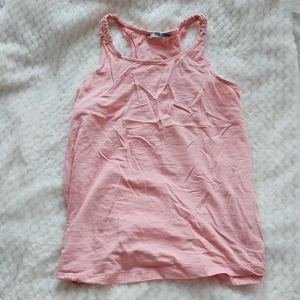 Rosa Linne  - Rosa linne i jättebra skick, från lindex, nästan helt oanvänd. 