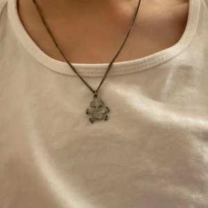 Döskalle halsband - Lite rostig men märks knappt 