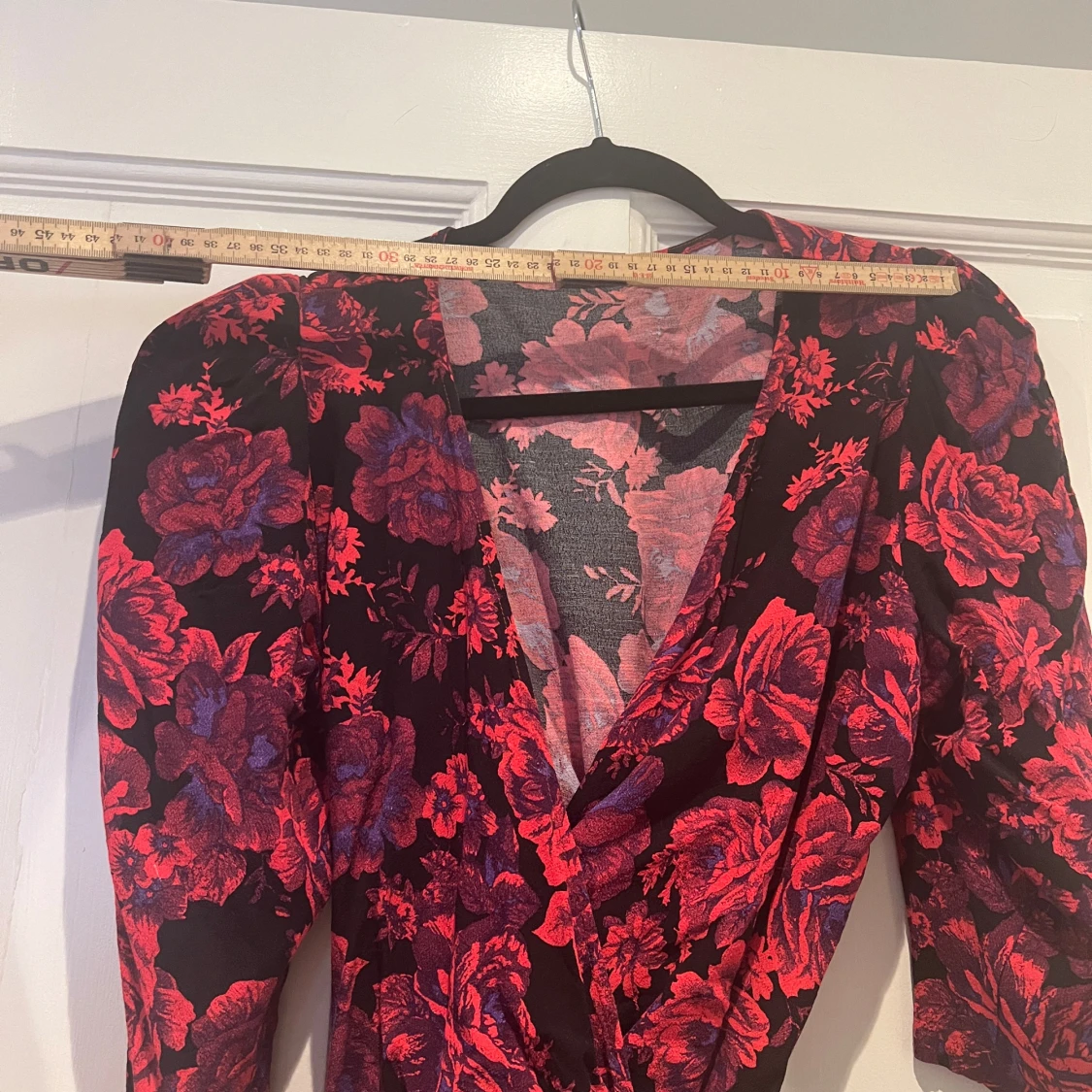 Blommig omlottblus - 91