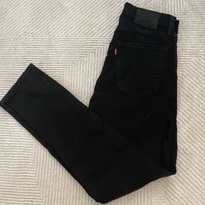 Levis jeans - Snygga Levis jeans. Står storlek W30 L32 men skulle säga W29. Skickar så fort jag kan!