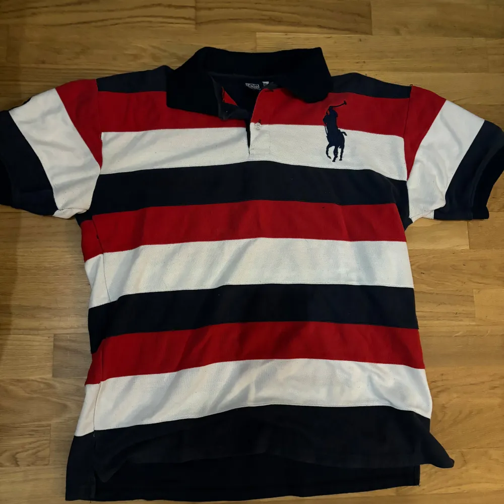 Unik Polo Ralph lauren pike i storlek XL. Skjortor.