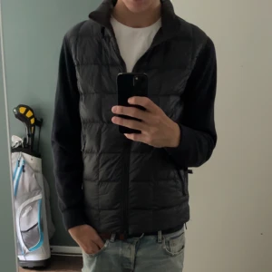 Cardigan jacka  - Riktigt snygg cardigan jacka som är perfekt nu till hösten!  Skick 9/10 (knappt använd) Nypris 1100 kr  Pris diskutabelt!