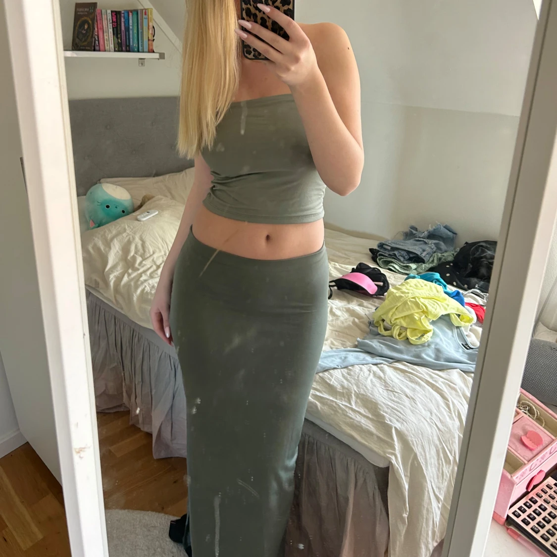 Grön satin sett  - 91