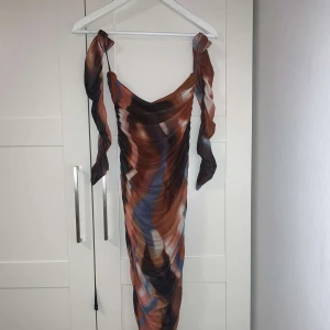 Lång klänning ❤️ - En tajt lång klänning 