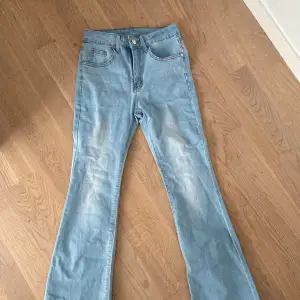 Blå Jeans i storlek Petite S. Säljer pga att dom är för små