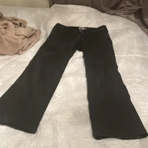 Jeans😁 - Säljer nu mina jättefina jeans från lager 157, dom är i jättebra skick och inga defekter.