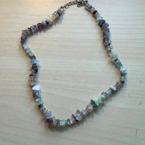 Halsband  - Säljer då den inte kommer till användning