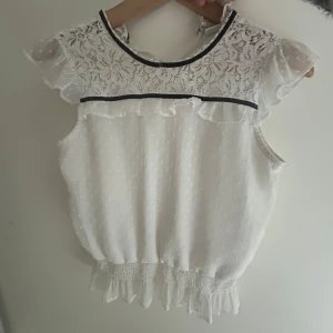 Blus, jätte söt 💗 - Den är i storlek xs super fin💗