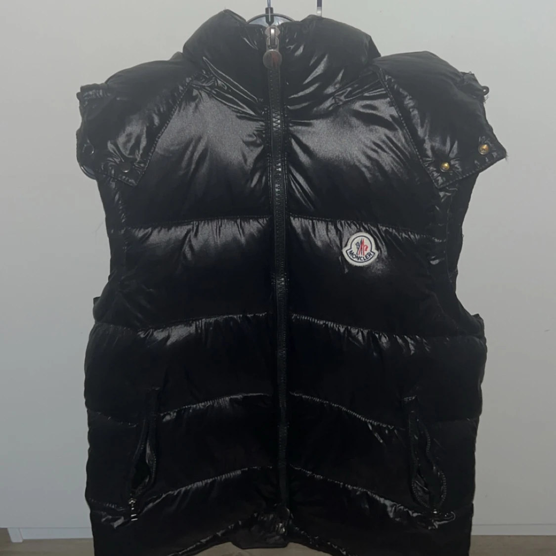 Moncler väst äkta
