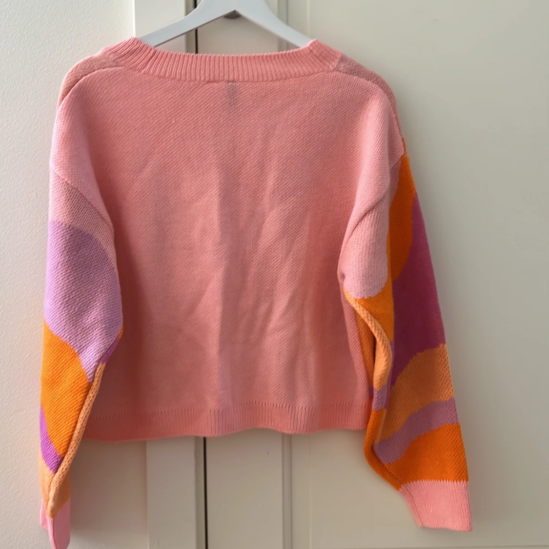 Stickad kardigan med mönster - 91