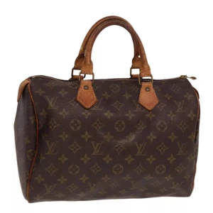 Louis Vuitton Speedy 30 - Louis Vuitton Speedy 30. Ett måste i väskkollektionen! Bra storlek för både vardagsbruk och resor. Perfekt att använda som skol-/arbetsväska. Speedy ger en touch av lyx och stil till varje outfit.