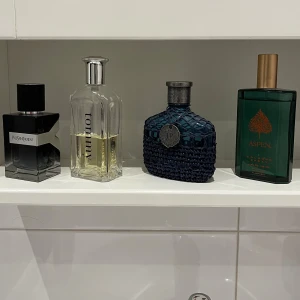 Perfymer - Säljer 4st perfymer: Tommy Hilfiger 100ml: 100kr Yves Saint Laurent Y Men edp 60ml (nänstintill oanvänd):400kr John varvatis Artisan Blue Edt 75ml:200kr Coty Aspen cologne spray 118ml: 50kr. Packetpris, vid köp av fler. Hör av er om ni har frågor