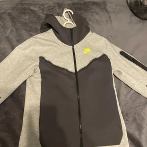 Nike Tech Fleece  - Xs kofta X byxor 