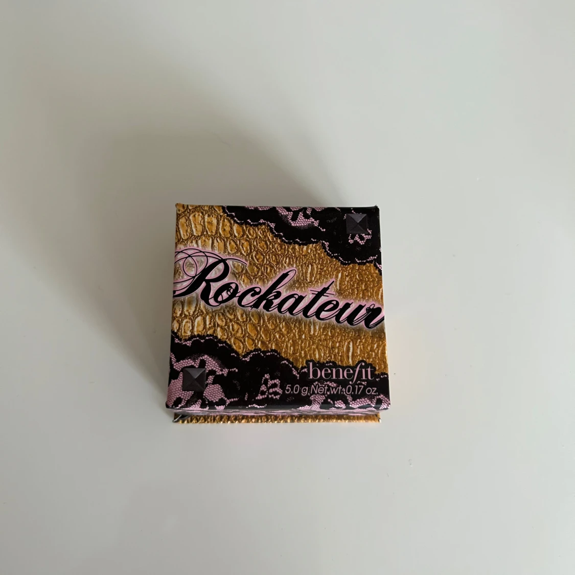 Rockateur Rouge från Benefit