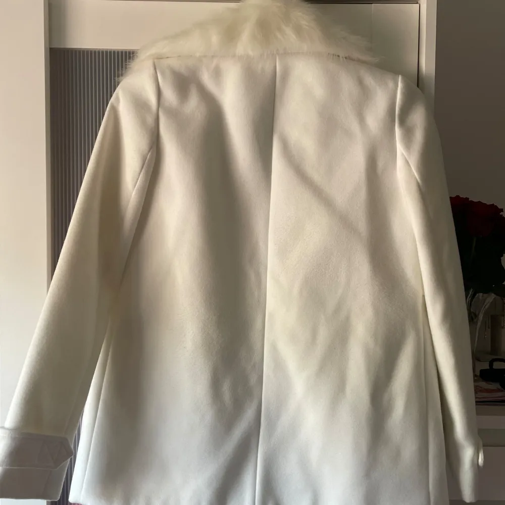 Super snygg jacka! Aldrig andvänd så inga defekter! Storlek 34/xs . Takit.