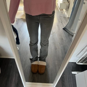 Gråa jeans💕💕 - Gråa jeans💕💕 W26 L32