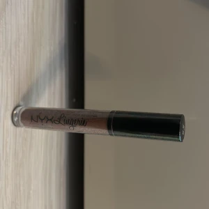Nyx läppglans - Jätte fin läppglans från nyx och håller hela dagen❤️