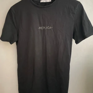 T shirt nakd  - Säljer denna simpla tröja, lite oversized då den inte används! 