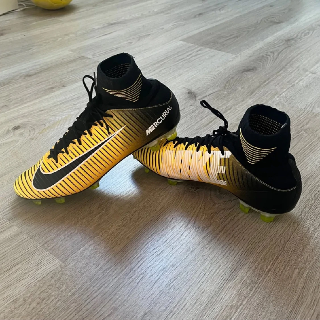 Fotbollsskor  - 90
