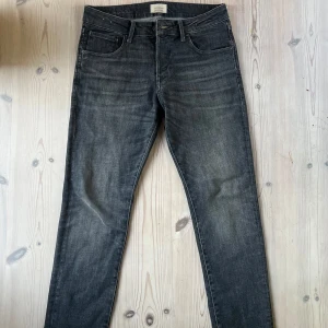 Jack&Jones Jeans Grå - Storlek 31-30 | Kappt använd & som nya 