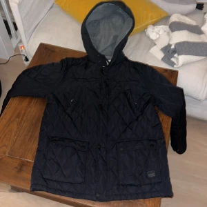 Fin och skön jacka - Den här jackan är i fint skick och har bara använts några gånger