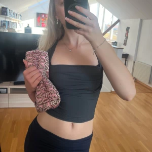 Croptop - Jättefin, använd litegrann☺️