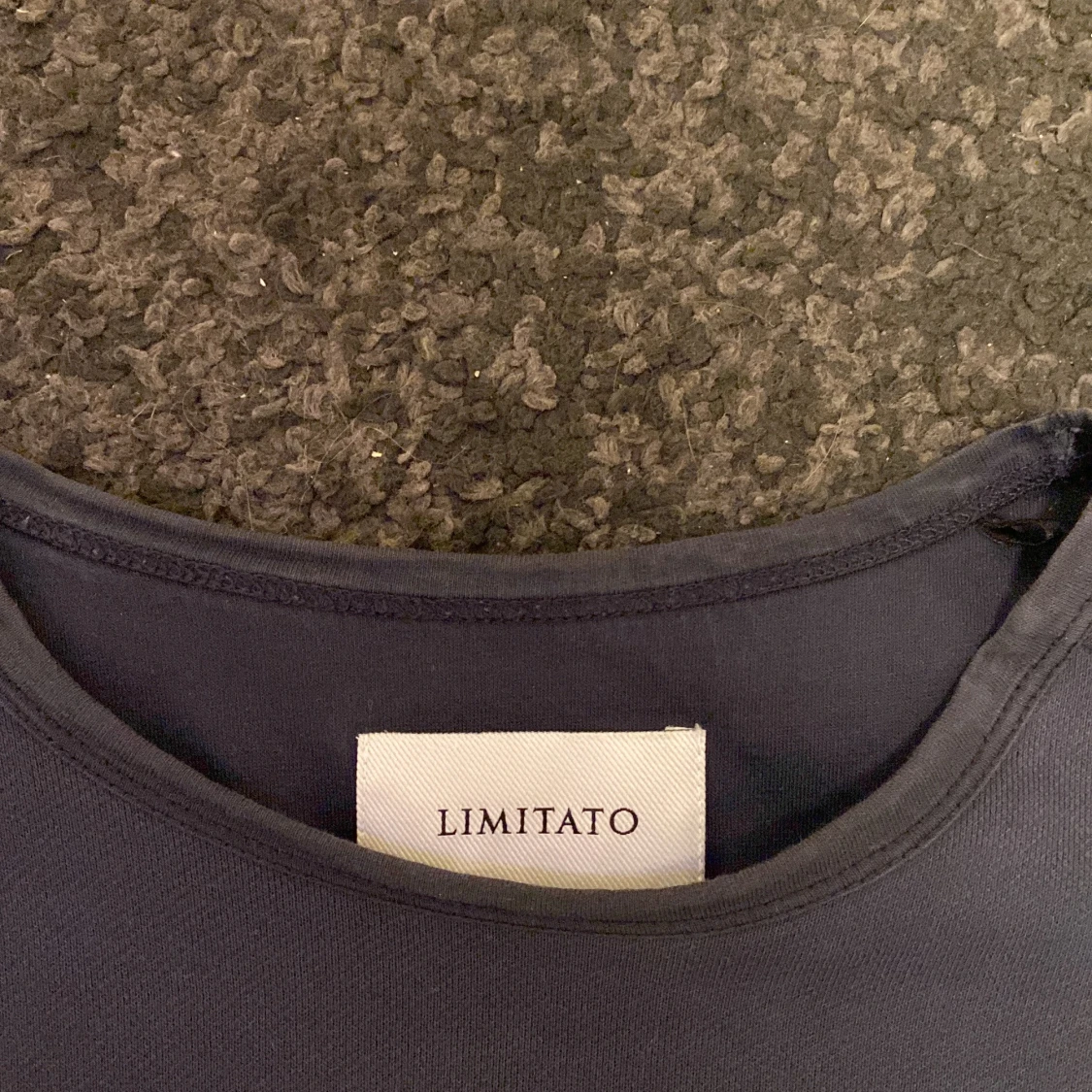 Mörkblå tröja från Limitato - 91