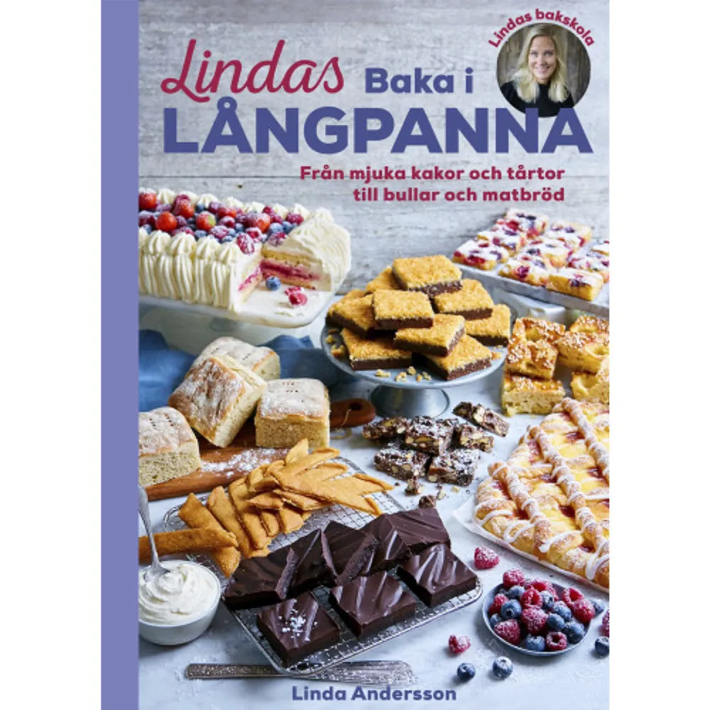 Baka och njut av Lindas favoritrecept för långpanna!Att baka i långpanna är smidigt, enkelt och det räcker till många. Den rektangulära formen passar lika bra för mjuka kakor som småkakor, bullar, pajer, tårtor och matbröd. I sin sjätte bok bjuder Linda Andersson på över 50 recept som alla kan baka. Bjud på falska wienerbröd, citronkärleksmums, fudge brownies, supersaftig banankaka, bärpaj, morotskaka med frosting, kanelgömma och himmelsk gräddtårta.Eller varför inte baka fluffigt brytbröd till buffén? Sedan ställer du fram formen och låter gästerna ta för sig så mycket de vill. Blir det något över är det bara att frysa in!Lindas bakskola är en av Sveriges populäraste bakbloggar där pedagogiska steg-för-steg-bilder gör det enkelt för alla att baka. I den här boken har Linda samlat sina bästa recept för långpannan – lättbakat och gott för alla tillfällen.    Format Inbunden   Omfång 112 sidor   Språk Svenska   Förlag Bokförlaget Semic   Utgivningsdatum 2021-04-26   Medverkande Linda Andersson   Medverkande Lars Söderman   ISBN 9789155269449  . Böcker.