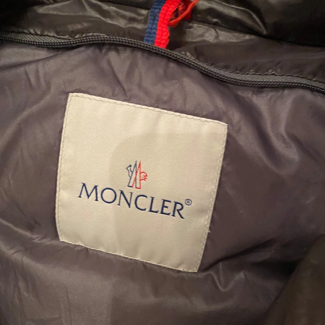 Moncler jacka - 90