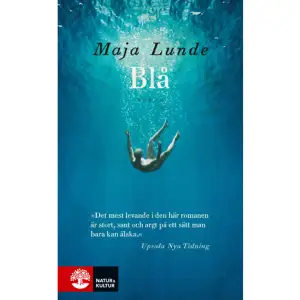  Maja Lunde har skrivit en ny skakande dystopi som genast känns som en klassiker. Dala-Demokraten Det ska till en klimatförnekare av stål för att inte känna allvaret som dess scener förmedlar. Svenska Dagbladet De första sidorna i Maja Lundes roman Blå är kanske det vackraste jag läst det här året. Gefle Dagblad  Maja Lundes roman Binas historia blev en världssensation när den kom häromåret, har hittills sålt i 150 000 exemplar i Norge och 400 000 exemplar i Tyskland! Det var en historia som rörde sig genom tid och rum och beskrev det sköra bandet mellan bi, människa och natur, och vad som skulle kunna hända om världens bin till slut försvann. Men det var också en roman som fascinerade läsarna med sambanden mellan berättelserna, som bara skenbart var skilda från varandra. Arbetet med Binas historia och det enorma gensvaret gjorde att Maja Lunde började planera för ett större arbete, fyra romaner som på olika sätt behandlar de skrämmande kllimatförändringar som jorden genomgår just nu. Årets roman Blå utspelar sig liksom Binas historia under flera tidsplan, det första är året som har gått: 2017: Signe är snart sjuttio, men skräms inte av havet. Hon seglar ensam bort från sin barndomsbygd i Norge för att konfrontera mannen som hon en gång älskade. Det är bara hon, båten som heter 