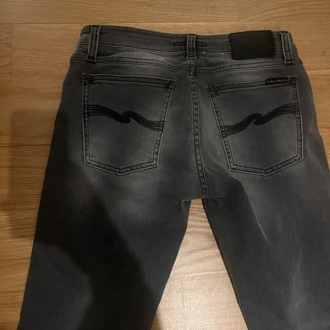 Grå jeans från Nudie Jeans - 90