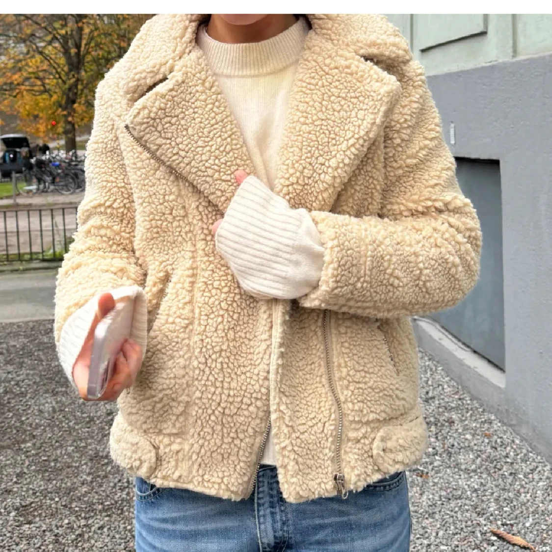 Beige teddyjacka ( lånad bild)